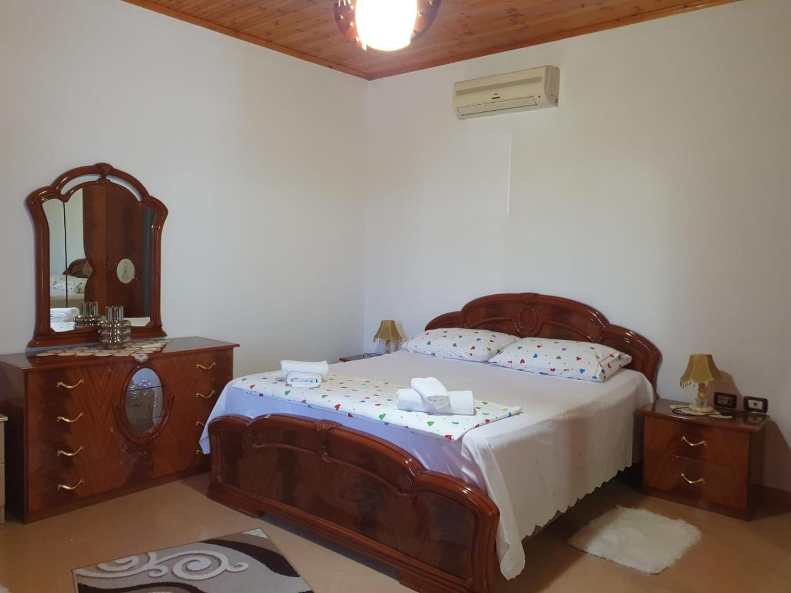 Sara Guesthouse Berat Ngoại thất bức ảnh