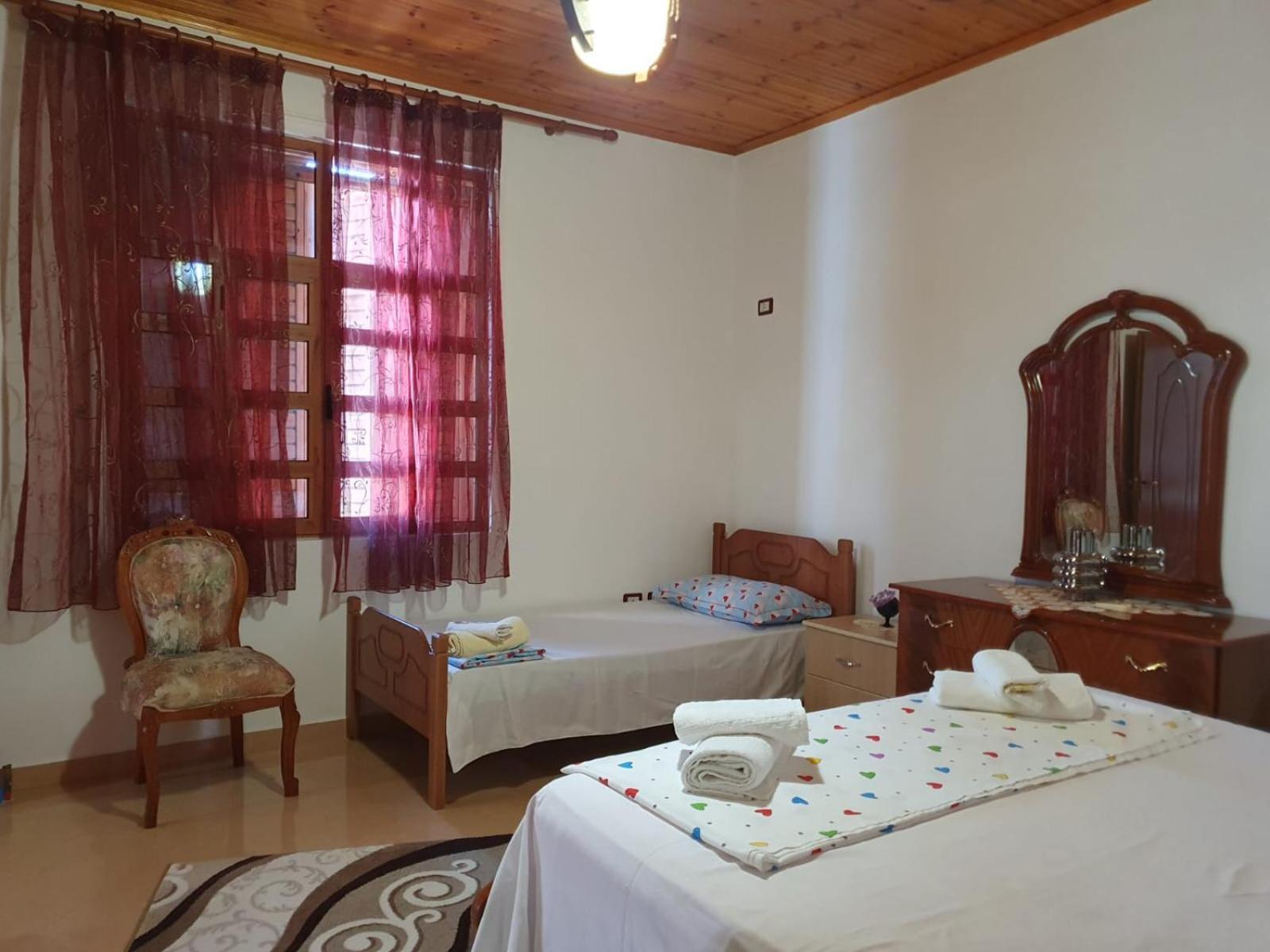 Sara Guesthouse Berat Ngoại thất bức ảnh